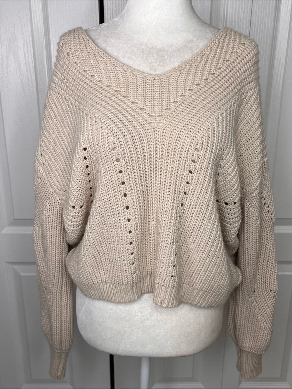 Cozy V-Neck Chunky Knit Sweater - Cream